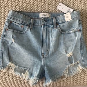 NWT Abercrombie High Rise Mom Short